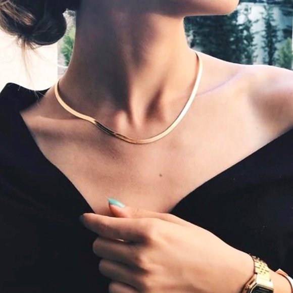 “Infatuation” Snake Chain Minimal Choker Necklace - Picture 2 of 13